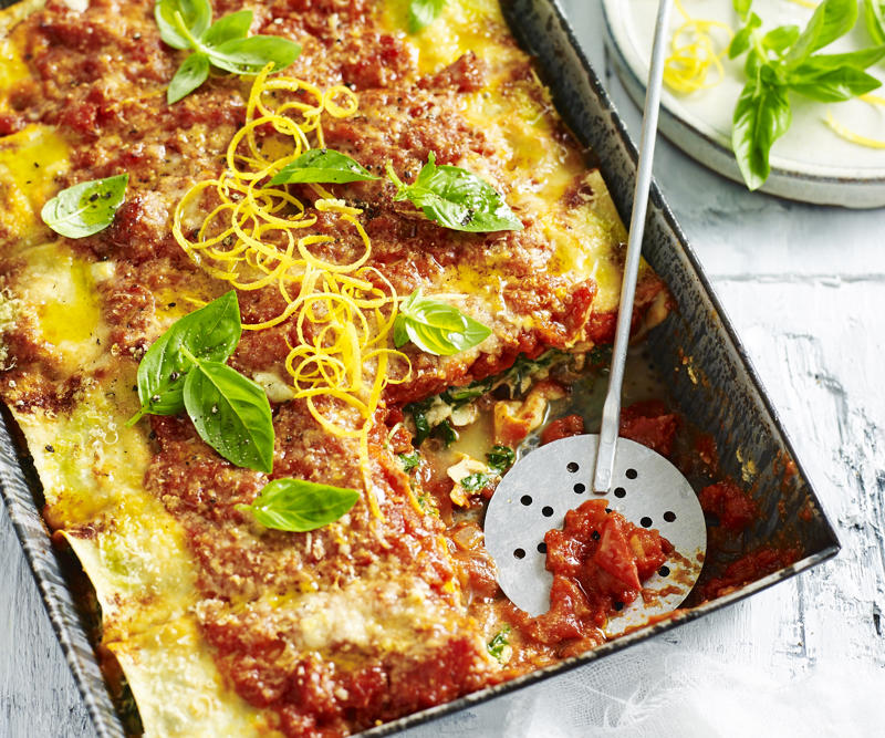 Cannelloni straight-up , Spinach, cheese and potato cannelloni , Spinach and three cheese cannelloni , Lamb and silverbeet cannelloni , Spinach and ricotta cannelloni with olive tapenade , Bolognese cannelloni , Prosciutto, pumpkin and sage cannelloni , Spinach and herb cannelloni , Broccoli and cauliflower cannelloni , Wholemeal spinach and ricotta cannelloni , Chicken, spinach and ricotta cannelloni , Crab and scallop cannelloni with cauliflower puree