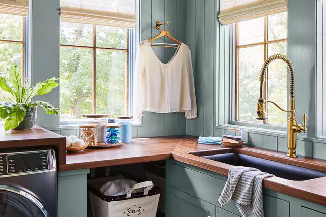 Tidy Up as You Go, Wipe Down Surfaces, Tackle Laundry Each Day, Categorize Paper, Donate Regularly, Keep The Kitchen Spotless, Stay On Top Of Your Bedroom, Control Clutter, Set a Routine