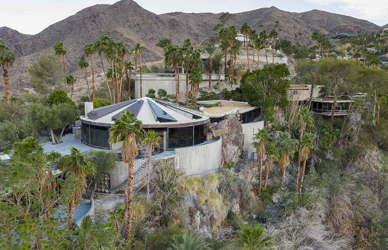 Elrod House by John Lautner Statement homes from the world's most innovative architects, Edith Farnsworth House by Mies van der Rohe, The Glass House by Philip Johnson, Miller House and Garden by Eero Saarinen, Gropius House by Walter Gropius, Kaufmann House by Richard Neutra, Villa Majorelle by Henri Sauvage, Elrod House by John Lautner, Vanna Venturi House by Robert Venturi, Rose Seidler House by Harry Seidler, Gwathmey Residence and Studio by Charles Gwathmey, 2 Willow Road by Ernő Goldfinger, Kubuswoningen by Piet Blom, Kings Road House by Rudolph Schindler, Rogers House by Richard and Su Rogers, Casa Malaparte by Adalberto Libera, Villa Savoye by Le Corbusier, The Aalto House by Alvar Aalto, Gehry Residence by Frank Gehry, Palais Bulles by Antti Lovag, Casa Luis Barragán by Luis Barragán, Frey House II by Albert Frey, Fallingwater by Frank Lloyd Wright, Eames House by Charles and Ray Eames, Ennis House by Frank Lloyd Wright, Westhope by Frank Lloyd Wright, The Chemosphere by John Lautner, E-1027 Villa by Eileen Gray, The Lovell Beach House by Rudolf Schindler, Rietveld Schröder House by Gerrit Rietveld, Casa das Canoas by Oscar Niemeyer, La Ricarda by Antonio Bonet Castellana