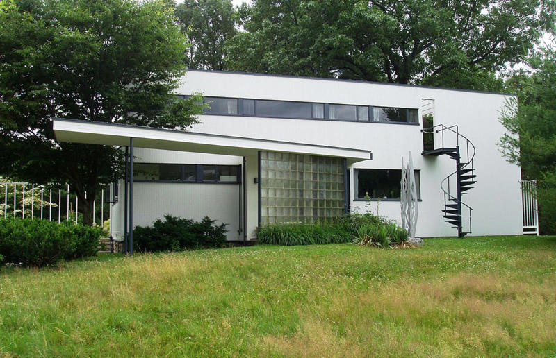 Gropius House by Walter Gropius Statement homes from the world's most innovative architects, Edith Farnsworth House by Mies van der Rohe, The Glass House by Philip Johnson, Miller House and Garden by Eero Saarinen, Gropius House by Walter Gropius, Kaufmann House by Richard Neutra, Villa Majorelle by Henri Sauvage, Elrod House by John Lautner, Vanna Venturi House by Robert Venturi, Rose Seidler House by Harry Seidler, Gwathmey Residence and Studio by Charles Gwathmey, 2 Willow Road by Ernő Goldfinger, Kubuswoningen by Piet Blom, Kings Road House by Rudolph Schindler, Rogers House by Richard and Su Rogers, Casa Malaparte by Adalberto Libera, Villa Savoye by Le Corbusier, The Aalto House by Alvar Aalto, Gehry Residence by Frank Gehry, Palais Bulles by Antti Lovag, Casa Luis Barragán by Luis Barragán, Frey House II by Albert Frey, Fallingwater by Frank Lloyd Wright, Eames House by Charles and Ray Eames, Ennis House by Frank Lloyd Wright, Westhope by Frank Lloyd Wright, The Chemosphere by John Lautner, E-1027 Villa by Eileen Gray, The Lovell Beach House by Rudolf Schindler, Rietveld Schröder House by Gerrit Rietveld, Casa das Canoas by Oscar Niemeyer, La Ricarda by Antonio Bonet Castellana