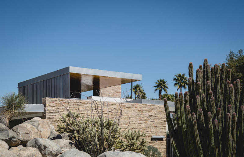 Kaufmann House by Richard Neutra Statement homes from the world's most innovative architects, Edith Farnsworth House by Mies van der Rohe, The Glass House by Philip Johnson, Miller House and Garden by Eero Saarinen, Gropius House by Walter Gropius, Kaufmann House by Richard Neutra, Villa Majorelle by Henri Sauvage, Elrod House by John Lautner, Vanna Venturi House by Robert Venturi, Rose Seidler House by Harry Seidler, Gwathmey Residence and Studio by Charles Gwathmey, 2 Willow Road by Ernő Goldfinger, Kubuswoningen by Piet Blom, Kings Road House by Rudolph Schindler, Rogers House by Richard and Su Rogers, Casa Malaparte by Adalberto Libera, Villa Savoye by Le Corbusier, The Aalto House by Alvar Aalto, Gehry Residence by Frank Gehry, Palais Bulles by Antti Lovag, Casa Luis Barragán by Luis Barragán, Frey House II by Albert Frey, Fallingwater by Frank Lloyd Wright, Eames House by Charles and Ray Eames, Ennis House by Frank Lloyd Wright, Westhope by Frank Lloyd Wright, The Chemosphere by John Lautner, E-1027 Villa by Eileen Gray, The Lovell Beach House by Rudolf Schindler, Rietveld Schröder House by Gerrit Rietveld, Casa das Canoas by Oscar Niemeyer, La Ricarda by Antonio Bonet Castellana