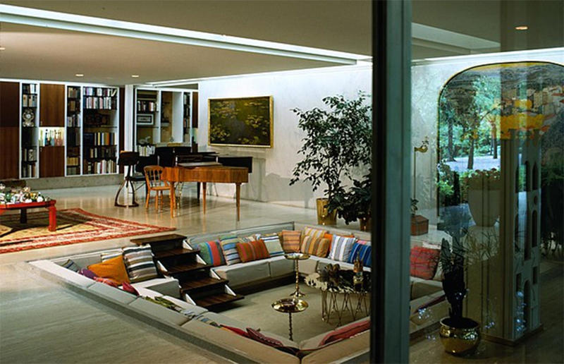 Miller House and Garden by Eero Saarinen Statement homes from the world's most innovative architects, Edith Farnsworth House by Mies van der Rohe, The Glass House by Philip Johnson, Miller House and Garden by Eero Saarinen, Gropius House by Walter Gropius, Kaufmann House by Richard Neutra, Villa Majorelle by Henri Sauvage, Elrod House by John Lautner, Vanna Venturi House by Robert Venturi, Rose Seidler House by Harry Seidler, Gwathmey Residence and Studio by Charles Gwathmey, 2 Willow Road by Ernő Goldfinger, Kubuswoningen by Piet Blom, Kings Road House by Rudolph Schindler, Rogers House by Richard and Su Rogers, Casa Malaparte by Adalberto Libera, Villa Savoye by Le Corbusier, The Aalto House by Alvar Aalto, Gehry Residence by Frank Gehry, Palais Bulles by Antti Lovag, Casa Luis Barragán by Luis Barragán, Frey House II by Albert Frey, Fallingwater by Frank Lloyd Wright, Eames House by Charles and Ray Eames, Ennis House by Frank Lloyd Wright, Westhope by Frank Lloyd Wright, The Chemosphere by John Lautner, E-1027 Villa by Eileen Gray, The Lovell Beach House by Rudolf Schindler, Rietveld Schröder House by Gerrit Rietveld, Casa das Canoas by Oscar Niemeyer, La Ricarda by Antonio Bonet Castellana