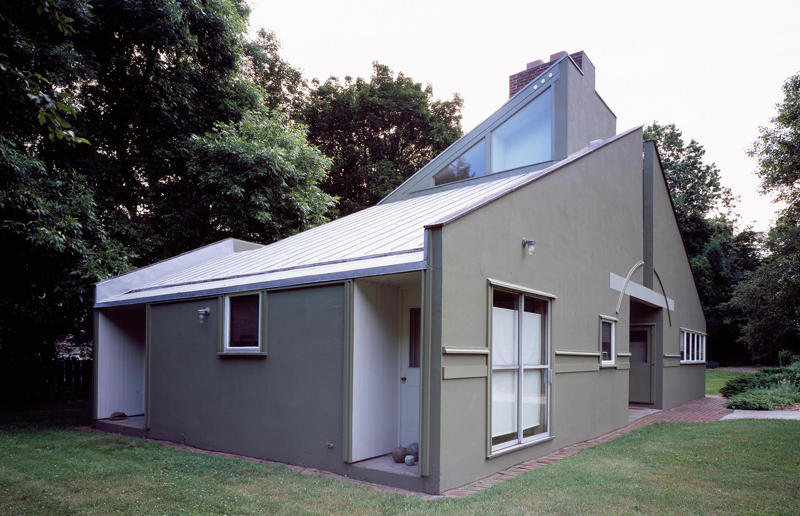 Vanna Venturi House by Robert Venturi Statement homes from the world's most innovative architects, Edith Farnsworth House by Mies van der Rohe, The Glass House by Philip Johnson, Miller House and Garden by Eero Saarinen, Gropius House by Walter Gropius, Kaufmann House by Richard Neutra, Villa Majorelle by Henri Sauvage, Elrod House by John Lautner, Vanna Venturi House by Robert Venturi, Rose Seidler House by Harry Seidler, Gwathmey Residence and Studio by Charles Gwathmey, 2 Willow Road by Ernő Goldfinger, Kubuswoningen by Piet Blom, Kings Road House by Rudolph Schindler, Rogers House by Richard and Su Rogers, Casa Malaparte by Adalberto Libera, Villa Savoye by Le Corbusier, The Aalto House by Alvar Aalto, Gehry Residence by Frank Gehry, Palais Bulles by Antti Lovag, Casa Luis Barragán by Luis Barragán, Frey House II by Albert Frey, Fallingwater by Frank Lloyd Wright, Eames House by Charles and Ray Eames, Ennis House by Frank Lloyd Wright, Westhope by Frank Lloyd Wright, The Chemosphere by John Lautner, E-1027 Villa by Eileen Gray, The Lovell Beach House by Rudolf Schindler, Rietveld Schröder House by Gerrit Rietveld, Casa das Canoas by Oscar Niemeyer, La Ricarda by Antonio Bonet Castellana