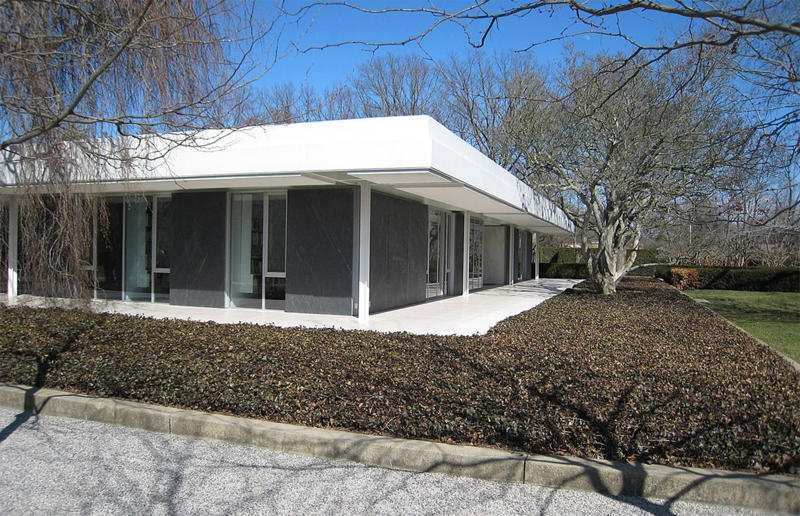Miller House and Garden by Eero Saarinen Statement homes from the world's most innovative architects, Edith Farnsworth House by Mies van der Rohe, The Glass House by Philip Johnson, Miller House and Garden by Eero Saarinen, Gropius House by Walter Gropius, Kaufmann House by Richard Neutra, Villa Majorelle by Henri Sauvage, Elrod House by John Lautner, Vanna Venturi House by Robert Venturi, Rose Seidler House by Harry Seidler, Gwathmey Residence and Studio by Charles Gwathmey, 2 Willow Road by Ernő Goldfinger, Kubuswoningen by Piet Blom, Kings Road House by Rudolph Schindler, Rogers House by Richard and Su Rogers, Casa Malaparte by Adalberto Libera, Villa Savoye by Le Corbusier, The Aalto House by Alvar Aalto, Gehry Residence by Frank Gehry, Palais Bulles by Antti Lovag, Casa Luis Barragán by Luis Barragán, Frey House II by Albert Frey, Fallingwater by Frank Lloyd Wright, Eames House by Charles and Ray Eames, Ennis House by Frank Lloyd Wright, Westhope by Frank Lloyd Wright, The Chemosphere by John Lautner, E-1027 Villa by Eileen Gray, The Lovell Beach House by Rudolf Schindler, Rietveld Schröder House by Gerrit Rietveld, Casa das Canoas by Oscar Niemeyer, La Ricarda by Antonio Bonet Castellana