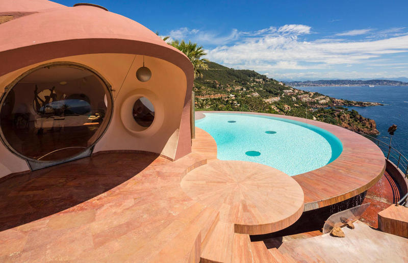 Palais Bulles by Antti Lovag Statement homes from the world's most innovative architects, Edith Farnsworth House by Mies van der Rohe, The Glass House by Philip Johnson, Miller House and Garden by Eero Saarinen, Gropius House by Walter Gropius, Kaufmann House by Richard Neutra, Villa Majorelle by Henri Sauvage, Elrod House by John Lautner, Vanna Venturi House by Robert Venturi, Rose Seidler House by Harry Seidler, Gwathmey Residence and Studio by Charles Gwathmey, 2 Willow Road by Ernő Goldfinger, Kubuswoningen by Piet Blom, Kings Road House by Rudolph Schindler, Rogers House by Richard and Su Rogers, Casa Malaparte by Adalberto Libera, Villa Savoye by Le Corbusier, The Aalto House by Alvar Aalto, Gehry Residence by Frank Gehry, Palais Bulles by Antti Lovag, Casa Luis Barragán by Luis Barragán, Frey House II by Albert Frey, Fallingwater by Frank Lloyd Wright, Eames House by Charles and Ray Eames, Ennis House by Frank Lloyd Wright, Westhope by Frank Lloyd Wright, The Chemosphere by John Lautner, E-1027 Villa by Eileen Gray, The Lovell Beach House by Rudolf Schindler, Rietveld Schröder House by Gerrit Rietveld, Casa das Canoas by Oscar Niemeyer, La Ricarda by Antonio Bonet Castellana