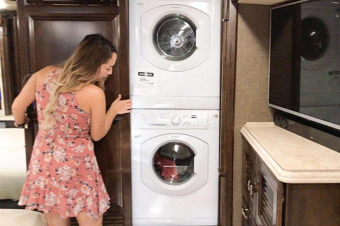 Getting started, Transitioning to full-time, Paring down, Setting up, Taking care of details, Covering bathroom basics, Eating on the road, Hitting the road, Taking time for yourself, Earning a living, The best part about RV living is…, The most challenging part about RV living is…, Tips for RV shopping, Why trust us