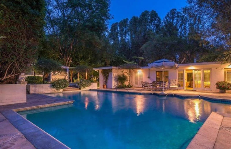 Inside the former homes of entertainment icons, Judy Garland's Bel Air bungalow, Dolores del Rio's bespoke love nest, Frank Sinatra's mid-century modern mansion, Howard Hughes' Spanish Revival mansion, Elizabeth Taylor's Beverly Hills mansion, Marilyn Monroe's would-be forever home, James Dean's Spanish-style hacienda, Lauren Bacall's Manhattan apartment, Cary Grant's romantic Palm Springs hideaway, Yvette Mimieux's Bel Air estate, Audrey Hepburn and Mel Ferrer's Colonial Estate, Marlene Dietrich's Beverly Hills rental, Carmen Miranda's Hollywood home