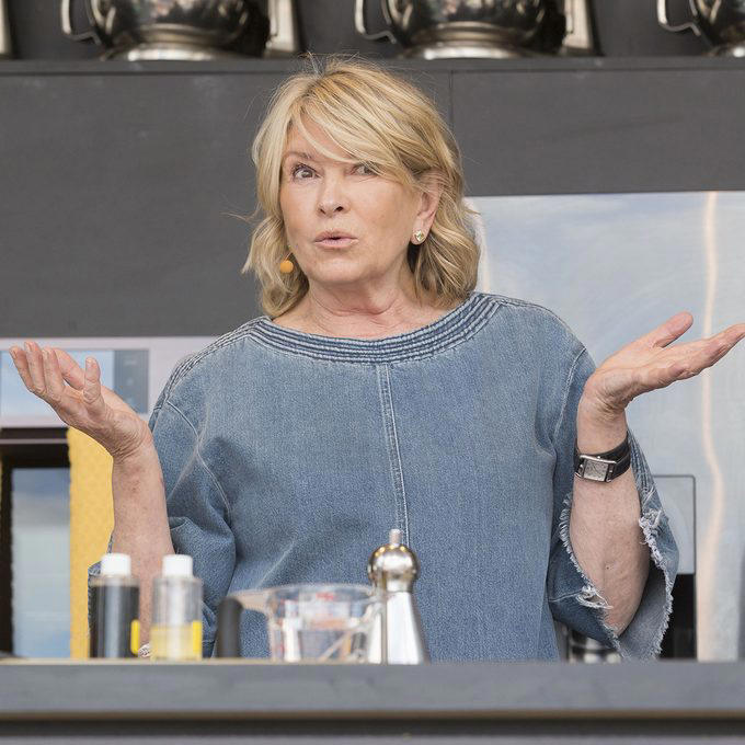 Anthony Bourdain, Alton Brown, Anne Burrell, Paul Hollywood, Duff Goldman, Rachael Ray, Giada De Laurentiis, Guy Fieri, Ina Garten, Bobby Flay, Emeril Lagasse, Gordon Ramsay, Jamie Oliver, Martha Stewart, Mary Berry, Masaharu Morimoto, Michael Symon, Robert Irvine, Wolfgang Puck