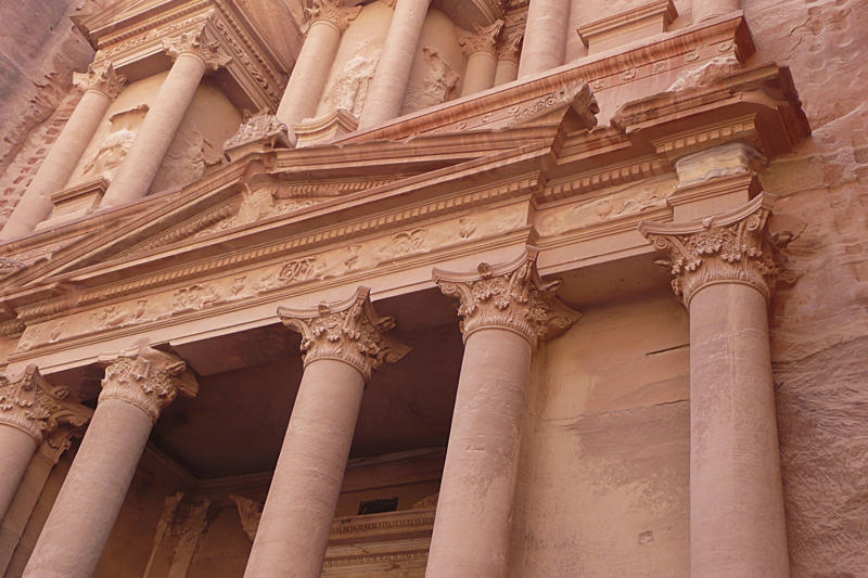 Petra, Jordan Basilica Cistern, อิสตันบูล, ตุรกี, บิกเบน, ลอนดอน, อังกฤษ, ชลาคาร Adalaj, อินเดีย, ปอร์โตเวเนเร, อิตาลี, อุทยาน Rodrigues Alves, บราซิล, Rani ki Vav, อินเดีย, วัดอรุณ, ไทย, ประตูชัยถนนออกัสตา, โปรตุเกส, ทัชมาฮาล, อินเดีย, ป้อมแดง, อินเดีย, น้ำพุเทรวี, อิตาลี, ติวานากู, โบลิเวีย, สเบตลา, ตูนิเซีย, ป้อมจิตตอร์, อินเดีย, สวนจีน สิงคโปร์, เปตรา จอร์แดน, ซุ้มประตูคอนสแตนติน, อิตาลี, Yaxchilán, เม็กซิโก, โรงอาบน้ำคาราคัลลา, อิตาลี, San Miguel de Allende, เม็กซิโก, วิหารโอลิมเปียนซูส กรุงเอเธนส์ ประเทศกรีซ, ถ้ำฟราซาสซี ประเทศอิตาลี, สุสานซิลลูสตานี ประเทศเปรู, สำนักแห่งเอเธนส์ ประเทศกรีซ, ลาซซาเรตโตแห่งอันโคนา ประเทศอิตาลี, วิหารเอเรคธีออน กรีซ, อนุสรณ์สถานแห่งชาติเดวิลโพสต์ไพล์ แคลิฟอร์เนีย, สุสานหลวง เปตรา จอร์แดน, ตูลุม, เม็กซิโก, แบมบะระ, อังกฤษ, บูดาเปสต์, ฮังการี, ป้อมอาเมร์, อินเดีย, มาชูปิกชู, เปรู, ตอสสาเดอมาร์, สเปน, สวน Gonaitei, ญี่ปุ่น, วิคโลว์, ไอร์แลนด์, ปาเลงเก, เม็กซิโก, Bethesda Terrace, นิวยอร์ก, สหรัฐฯ, โบสถ์ซานปิเอโตร, อิตาลี, สวนชา, มณฑลฉางซิง, จีน, มัสยิด Tin Mal, โมร็อกโก, ป่าสงวนแห่งชาติ Uinta-Wasatch-Cache, ยูทาห์, สหรัฐอเมริกา, ไดโกจิ, เกียวโต, ญี่ปุ่น, แอริโซนา, สหรัฐอเมริกา, อุทยานประวัติศาสตร์แห่งรัฐ Ward Charcoal Ovens ใกล้อีลี, เนวาดา, Vallone dei Mulini, อิตาลี, อุทยานแห่งรัฐสมิธ ร็อค, ออริกอน, สหรัฐอเมริกา, San Juan de Gaztelugatxe, สเปน, ป้อมรายครห์, อินเดีย, หอสังเกตการณ์ทะเลทรายแกรนด์แคนยอน, แอริโซนา, สหรัฐฯ, พระราชวังอิมพีเรียล, ญี่ปุ่น, ซากปราสาทเพนนาร์ด, สหราชอาณาจักร, ปราสาทอิวะคุนิ, ญี่ปุ่น, จังหวัดนางาโนะ, ญี่ปุ่น, วิหารพาร์เธนอน, กรีซ, ปราสาท Classiebawn, ไอร์แลนด์, เชฟชาอูน, โมร็อกโก, สวนชินจูกุ เกียวเอ็น, ญี่ปุ่น, ลักซอร์, อียิปต์, สะพานโบราณจั่วอิง, จีน, ปราสาท Torrechiara, อิตาลี, สวนราชพฤกษ์, ไทย, กำแพงเมืองจีน, ซากปรักหักพังจัตุรัสโรมัน, อิตาลี, ป้อม Lovrijenac, โครเอเชีย, กังหันลมพิทสโตน, บักกิงแฮมเชอร์, คาซามิลา, สเปน, ซากปรักหักพังของชาวมายันในซูนานตูนิช, เบลีซ, กัสเตลโนด์ ลา ชาแปล, ฝรั่งเศส, ปราสาทเบร์ลังกา เด ดูเอโร, สเปน, วิหารลักซอร์, อียิปต์, ประตูราชสีห์, ตุรกี, Trethevy Quoit, คอร์นวอลล์, Tinghir, โมร็อกโก, ปราสาทวอลซิน, เบลเยียม, ปาลาซโซ เวคคิโอ, อิตาลี, วิหารแห่งโพไซดอน, กรีซ, ไรน์แลนด์-พาลาทิเนต, เยอรมนี, แคนยอนเดอเชลลี, แอริโซนา, สหรัฐอเมริกา, นิวยอร์ก ซิตี้, จังหวัดคาโย, เบลีซ, ทิกัล, เอลเปเตง, กัวเตมาลา