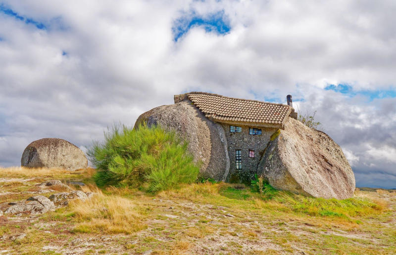 Where nature and architecture meet, The Pierre, Washington, USA, Ancient sandstone cave home, Worcestershire, UK, Fallingwater, Pennsylvania, USA, Casa do Penedo, Fafe, Portugal, Cave house, Ciudad Real, Spain, Morada Escondida, Todos Santos, Mexico, Turf homes, Hofskirkja, Iceland, Around the Oak, Saxony-Anhalt, Germany, Dune House, Massachusetts, USA, Sycamore House, California, USA, House Inside a Rock, Hejaz, Saudi Arabia