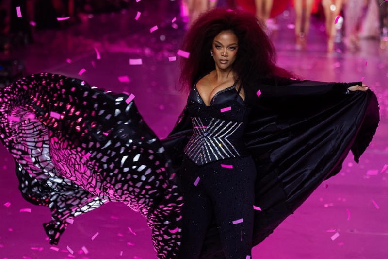 Tyra Banks: Runway fierce Eternal supermodels, Beverly Johnson, Naomi Campbell, Cindy Crawford, Kate Moss, Gisele Bündchen, Linda Evangelista, Claudia Schiffer, Tyra Banks, Adriana Lima, Bella Hadid, Cara Delevingne, Shalom Harlow
