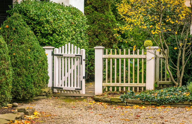 An open garden gate Hidden household dangers that could cause your pets harm, Unsecured balconies, Open windows, Blinds and blind cords, Unchecked staircases, Wooden floors, Small gaps behind fitted furniture, Loose electrical cables, Irons and hair straighteners, Children’s toys and small electricals, Loose personal items, Human and pet medication, Plastic shopping bags, Left out food, Dustbins and open binbags, Hot kitchen hobs, Washing machines and tumble dryers, Toilet bowls, Cleaning supplies, Beauty products, Unattended candles, Toxic plants and flowers, Christmas trees and decorations, Entrance doors, Damaged fences or garden boundaries, Pesticides and pest control, Garden alone time, An open garden gate, Swimming pools and ponds, Car maintenance products, Bird-specific advice, What to do in an emergency