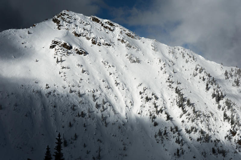 10. Jackson Hole, WY: 317”, 9. Whitewater, BC: 329” (838 cm), 8. Stevens Pass, WA: 332”, 7. Mount Bohemia, MI: 345”, 6. Lake Louise, AB: 351”, 5. Kicking Horse, BC: 353” (899 cm), 4. Alyeska, AK: 353”, 3. Jay Peak, VT: 395”, 2. Mt. Baker Ski Area, WA: 416”, 1. Revelstoke, BC: 440” (1,120 cm)