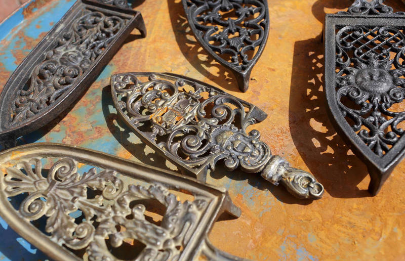 Cast iron trivets Blasts from the homeware past, Sunken seating areas, Garden swing seats, Geometric wallpaper, Silk and satin sheets, Sputnik Chandeliers, Heated hostess trolleys, Oversized table lamps, Painted door frames, Plaid decor, Mosaic-inspired patterns, Classic cookery aids, Spinning colanders, Plates on walls, Decorating with stripes, Silent servants, Toile Du Jouy prints, Step-up baths, Chrome furnishings, Bed curtains and canopies, Mid-century stonework, Teasmade, Dark wooden cladding, Transom windows, Window seats, Writing desks, Airing cupboards, Clothes drying racks, Stable doors, Hostess trolleys, TV cabinets, Biscuit tins, Radio alarm clocks, Lazy Susans, Magazine racks, Clotheslines, Doorstep shoe scrapers, Paper towel holders, Dish-drying cabinets, Wicker shopping baskets, Terrific teapots, Cast iron trivets, TV tray tables, Bathtub caddies, Laundry chutes, Modular sofas, Serving hatches