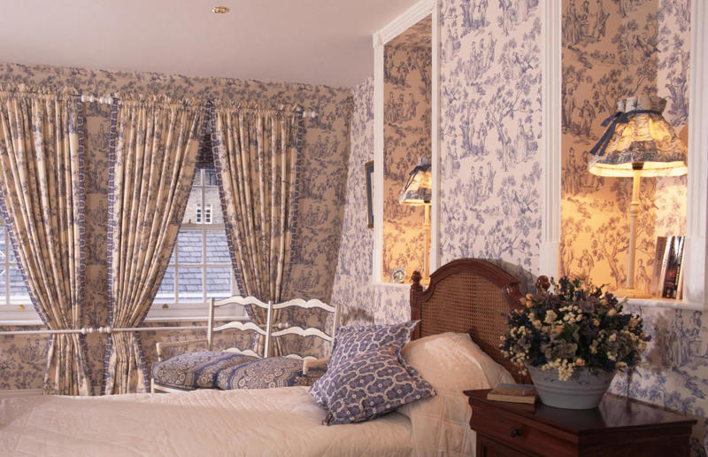 Toile Du Jouy prints Blasts from the homeware past, Sunken seating areas, Garden swing seats, Geometric wallpaper, Silk and satin sheets, Sputnik Chandeliers, Heated hostess trolleys, Oversized table lamps, Painted door frames, Plaid decor, Mosaic-inspired patterns, Classic cookery aids, Spinning colanders, Plates on walls, Decorating with stripes, Silent servants, Toile Du Jouy prints, Step-up baths, Chrome furnishings, Bed curtains and canopies, Mid-century stonework, Teasmade, Dark wooden cladding, Transom windows, Window seats, Writing desks, Airing cupboards, Clothes drying racks, Stable doors, Hostess trolleys, TV cabinets, Biscuit tins, Radio alarm clocks, Lazy Susans, Magazine racks, Clotheslines, Doorstep shoe scrapers, Paper towel holders, Dish-drying cabinets, Wicker shopping baskets, Terrific teapots, Cast iron trivets, TV tray tables, Bathtub caddies, Laundry chutes, Modular sofas, Serving hatches