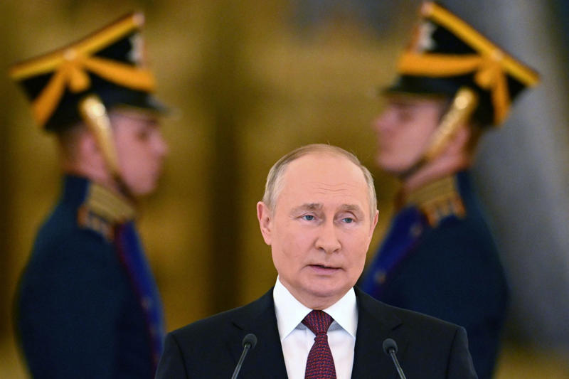 姿を消していくロシアの新興財閥たち, ウクライナ侵攻に反対した人々, ミハイル・ワトフォード, 遺体で発見されたイワン・ペチョーリン, 極東・北極圏発展公社（KRDV）のディレクター, 「取り返しのつかない喪失」, 極東・北極圏のスペシャリスト, ラビリ・マガノフ, ユーリ・ヴォロノフ, アレクサンドル・スボティン, スボティン家とルクオイル, アンドレイ・クルコフスキー, ウラジスラフ・アヴァエフ, セルゲイ・プロトセーニャ, 自殺説に異議を唱える長男, アレクサンドル・チュラコフ, レオニード・シュルマン, ワシリー・メルニコフ