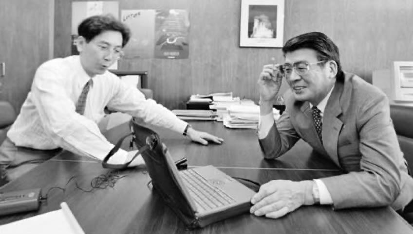 朝焼けの空を切り裂いて大空の彼方へと飛び立つ、美しい打ち上げ, 五代富文さんとフィギュアスケート, ロケット技術者を育んだレンズ, 花が咲いたアップル談義, 先進性、大胆さが牽引した大型ロケット開発