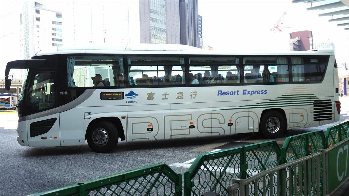 約10分おきの出発でも2時間半以上が満車, 人気の絶えない夜行バス（特に河口湖行き）, わかりづらかったバス停を「可視化」した功績, 「道路栄えて廃線ばかり」とならないように