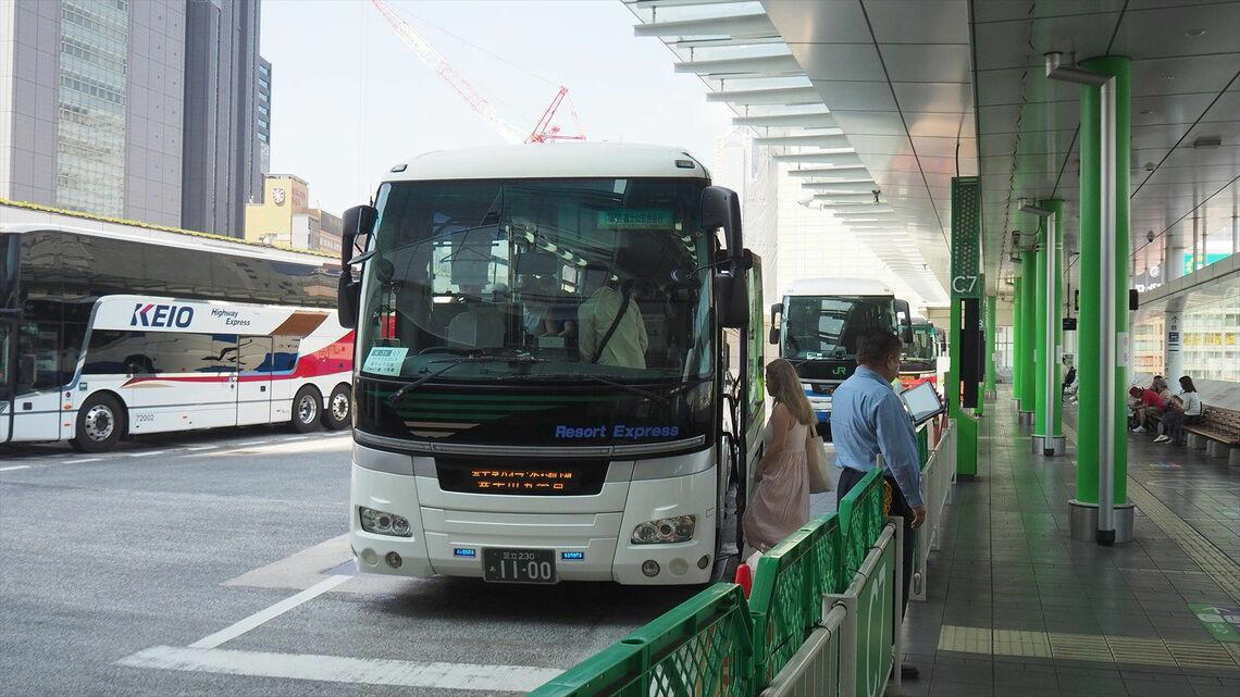 約10分おきの出発でも2時間半以上が満車, 人気の絶えない夜行バス（特に河口湖行き）, わかりづらかったバス停を「可視化」した功績, 「道路栄えて廃線ばかり」とならないように
