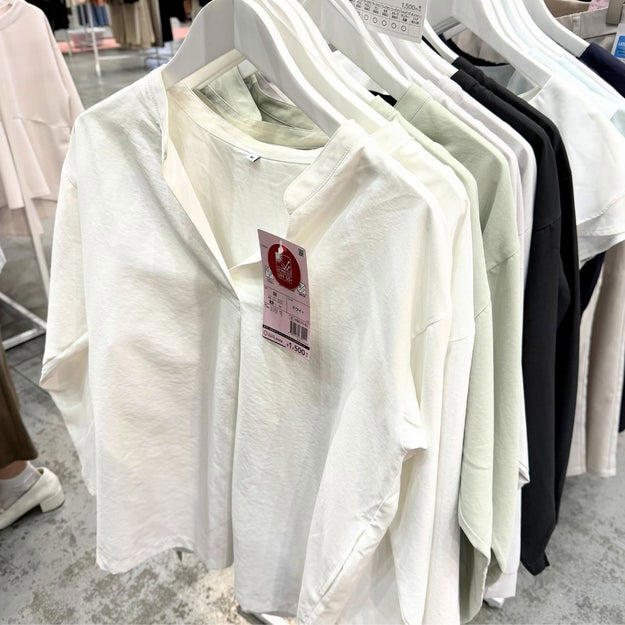 1.「レイクールボーダーキャミセット」、「レイクール ボーダースカート」, 2.「タフコットン プリントTシャツ」, 3.「デニムプリントストレートパンツ」, 4.「撥水バルーンスカート」, 5.「シャーリング総柄ワイドパンツ」, 6.「シーンレス遮熱ブラウス」, 7.「ジョブライト ワイドパンツ」