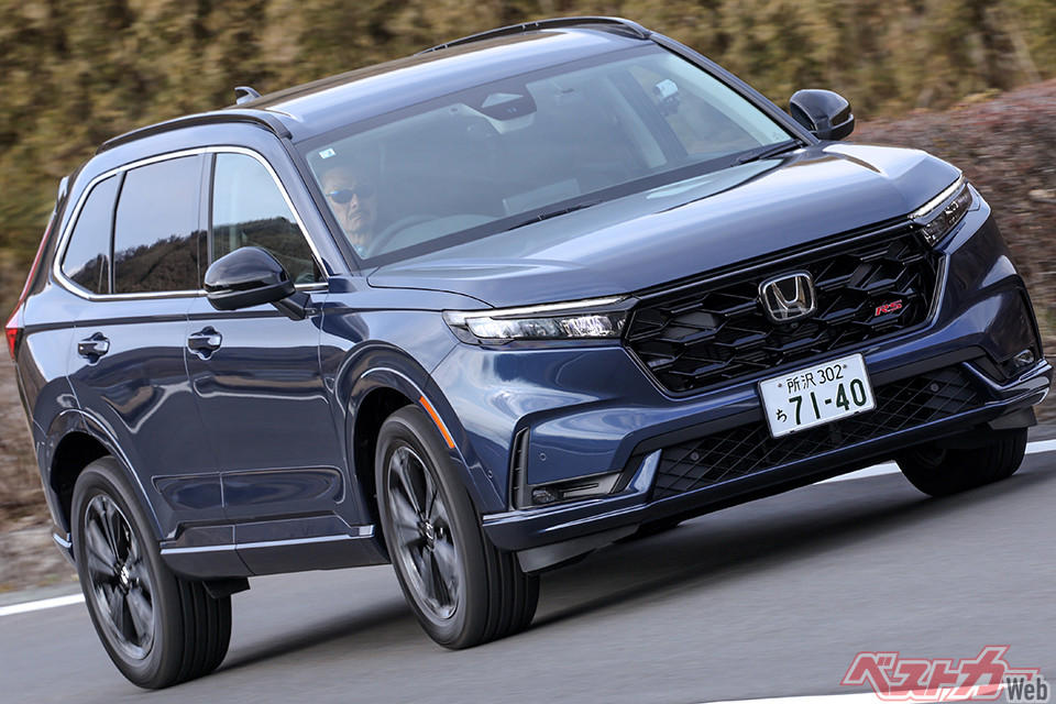 待望のe:HEVモデルが日本市場に復活, パワーユニットはe:HEVでスポーティなRSの設定, ライバルと真っ向対決, ドレスアップで個性派を目指す