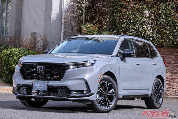 待望のe:HEVモデルが日本市場に復活, パワーユニットはe:HEVでスポーティなRSの設定, ライバルと真っ向対決, ドレスアップで個性派を目指す