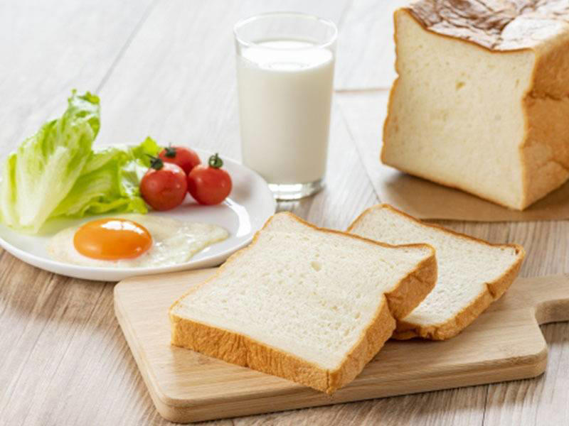 朝トーストは太りやすい？, 血糖値を上げにくい朝トーストのポイント, 血糖値を上げにくい朝トーストの組み合わせ3選, 朝トーストを食べるときの注意点