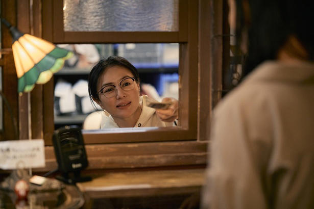 両親殺害事件の真犯人を追うクライムサスペンス, 晴子には「誰とも群れない頼もしさみたいなものがある」, 長年の信頼感が伝わってくる岡田＆染谷の“阿吽の呼吸”, 「未解決事件の真相が、どのように明らかになっていくのかが大きな見どころ」