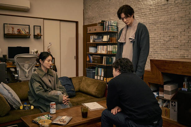 両親殺害事件の真犯人を追うクライムサスペンス, 晴子には「誰とも群れない頼もしさみたいなものがある」, 長年の信頼感が伝わってくる岡田＆染谷の“阿吽の呼吸”, 「未解決事件の真相が、どのように明らかになっていくのかが大きな見どころ」