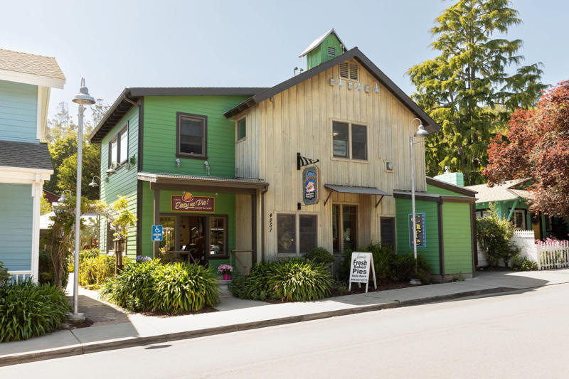 Earthbound Farm Stand, Carmel Highlands General Store, Cafe Kevah, Deetjen’s Restaurant, The Restaurant at Ragged Point, Linn’s of Cambria, Fernandez Produce
