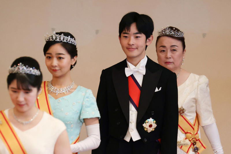 1．そもそも「皇室典範」とは？ なぜいま「改正」するの？, 2．女性皇族が結婚後も皇室に残る。この案が通るとどうなる？ , 3．男系男子を養子に迎える。この案が決まるとどうなる？ , 4．同じ問題に直面した欧州各国が決めたこと────国民投票で「絶対的長子相続制度」を導入したデンマーク , 5．識者はこう見る───お茶の水女子大学客員研究員・鹿内浩胤さん