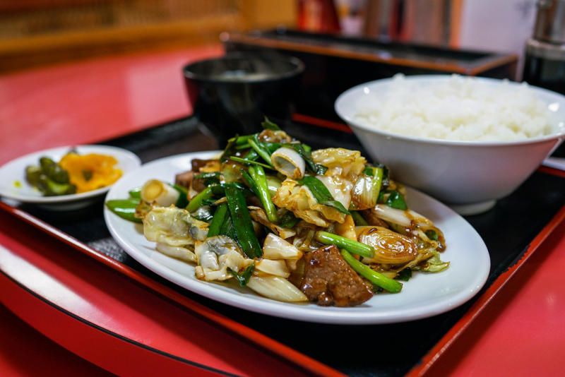 「町中華」ブームはいつから始まった?, なぜ「餃子」は町中華の定番になったのか, 時代がもたらした“何でもあり”の町中華, 若者たちには「新鮮に見える」のではないか