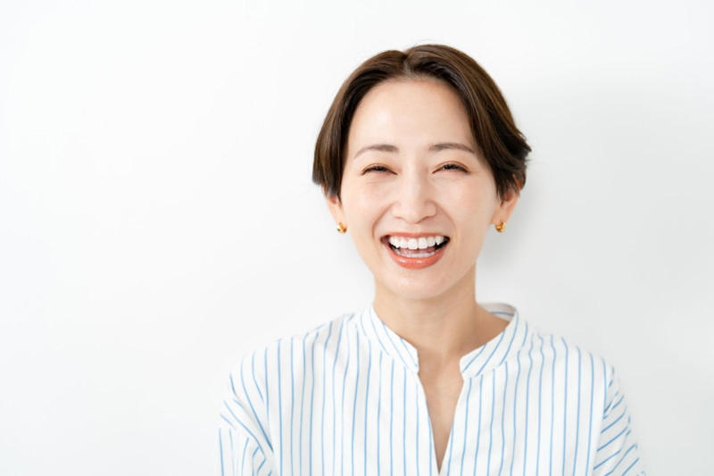 日本の公的年金制度の基本「国民年金」と「厚生年金」の2階建て構造とは, 2026年度の年金額はどう変わる？増額改定後のモデルケースを紹介, 厚生年金＋国民年金「30万円（月額15万円）以上」受給する人は何パーセント？, 厚生年金の受給額別・人数分布をデータで確認, なぜ公的年金だけでは不十分？私的年金と組み合わせる重要性, 私的年金制度の改正ポイントを解説【iDeCo・企業型DC】, iDeCoの加入可能年齢が70歳未満に引き上げ, 企業型DCのマッチング拠出上限が撤廃へ, 企業年金の運用状況「見える化」で透明性向上, まとめ：年金制度の理解を深め、自身の受給額を把握しよう