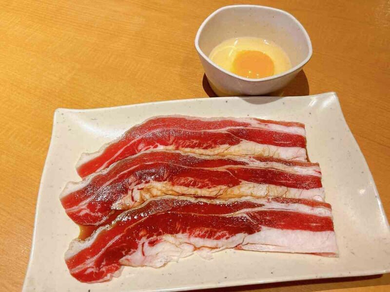 ■20秒で分かる！焼肉きんぐの食べ放題コースの要約, ■焼肉きんぐの食べ放題コース4種類を徹底比較！値段・違い早見表, ■焼肉きんぐの「58品コース」の食べ放題の内容・値段, ■焼肉きんぐの「きんぐコース」の食べ放題の内容・値段, ■焼肉きんぐの「プレミアムコース」の食べ放題の内容・値段, ■焼肉きんぐの「ランチコース」の食べ放題の内容・値段, ■【実体験レビュー】焼肉きんぐの「きんぐコース」を実食！おすすめメニューは？, ■待たずに入れる！焼肉きんぐの予約の裏技・クーポン情報, ■「焼肉ポリス」に焼き方を聞けばもっとおいしく楽しめる！, ■焼肉きんぐのコースに関するQ&amp;A, ■【まとめ】焼肉きんぐの食べ放題は「きんぐコース」がコスパ最強で大満足！