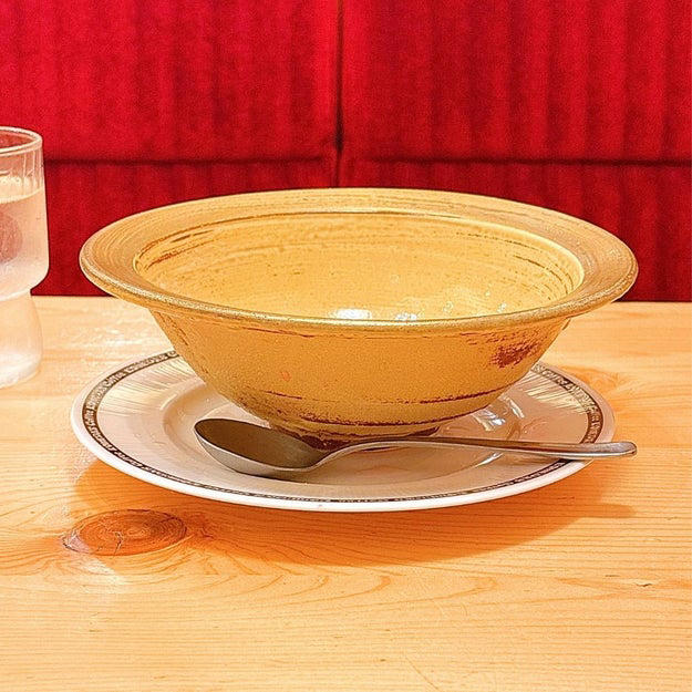 ボリューム満点のかき氷が運ばれてきました。, 懐かしいいちご味。ソフトクリームとの相性もばつぐんです。, ほかの味も気になる。次はシェアして楽しみたいです！, 「もも太郎」を、コメダらしいボリュームで堪能できました。