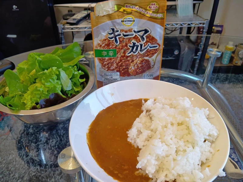 酷評のベストプライス。本当にマズイのか徹底検証, ☆1.6「早ゆでスパゲッティ」筆者の正直な感想, パスタソースと絡めて食べてみる, ☆2.0「若鶏から揚げ」筆者の正直な感想, リニューアルされて高評価も増えている, ☆2.4「キーマカレー」筆者の正直な感想, 番外編　☆1.2「ロールキャベツ」筆者の正直な感想, なぜか口コミと乖離する私の感想
