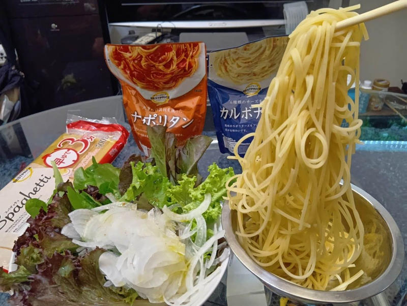 酷評のベストプライス。本当にマズイのか徹底検証, ☆1.6「早ゆでスパゲッティ」筆者の正直な感想, パスタソースと絡めて食べてみる, ☆2.0「若鶏から揚げ」筆者の正直な感想, リニューアルされて高評価も増えている, ☆2.4「キーマカレー」筆者の正直な感想, 番外編　☆1.2「ロールキャベツ」筆者の正直な感想, なぜか口コミと乖離する私の感想