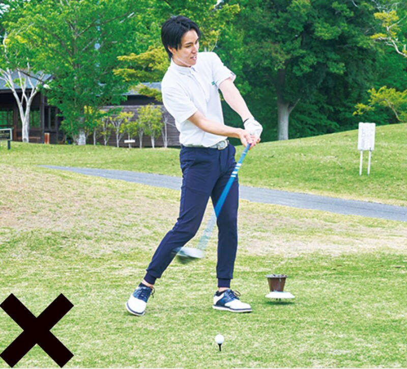 練習でも１球ごとに“ルーティン”を大事にする, 朝イチが苦手な人は「ヨコから入る」のが原因かも⁉, Step1最初に連続素振りを行なう, Step2ボール後方からターゲットを確認, Step3スタンスする前にフェースをセット, Step４両足をセットして手や足をワッグルさせる, 凡ミスを生むダメなルーティン3大パターン