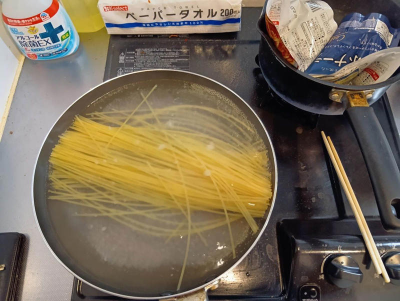 酷評のベストプライス。本当にマズイのか徹底検証, ☆1.6「早ゆでスパゲッティ」筆者の正直な感想, パスタソースと絡めて食べてみる, ☆2.0「若鶏から揚げ」筆者の正直な感想, リニューアルされて高評価も増えている, ☆2.4「キーマカレー」筆者の正直な感想, 番外編　☆1.2「ロールキャベツ」筆者の正直な感想, なぜか口コミと乖離する私の感想