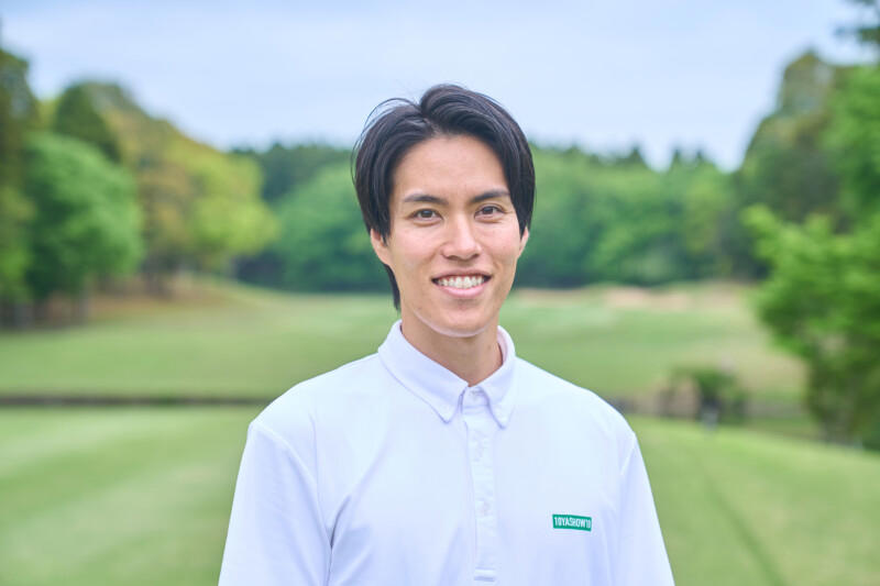練習でも１球ごとに“ルーティン”を大事にする, 朝イチが苦手な人は「ヨコから入る」のが原因かも⁉, Step1最初に連続素振りを行なう, Step2ボール後方からターゲットを確認, Step3スタンスする前にフェースをセット, Step４両足をセットして手や足をワッグルさせる, 凡ミスを生むダメなルーティン3大パターン