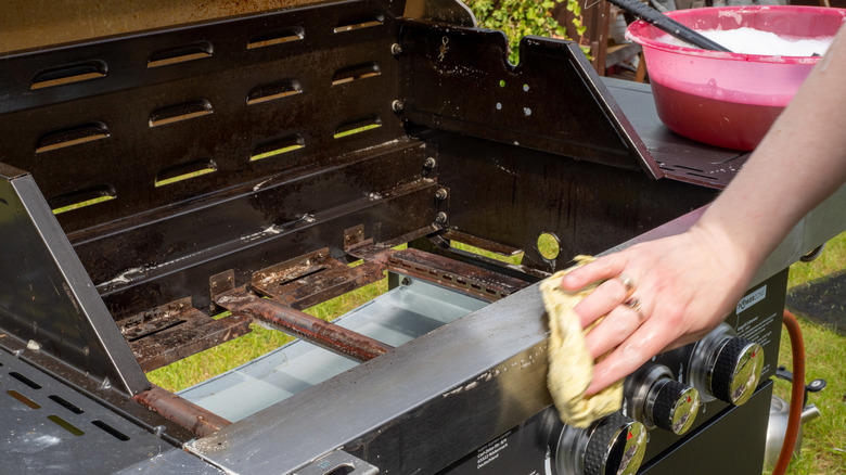 Choosing your grill based on raw BTUs, Not inspecting your grill ahead of time, Trying to grill on an empty tank, Not knowing your grill's hot spots, Putting food on the grill before it's fully heated, Not cleaning your grill's grates after every use, Cooking everything at full blast, Not planning for flare-ups, Trusting your grill's built-in thermometer, Constantly opening the lid