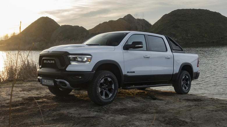 Ford F-150 (2015–2020), Chevrolet Silverado / GMC Sierra (2015–2019), RAM 2500/3500 HD (2019–2023), Toyota Tundra (2022–2024), Nissan Titan / Frontier (2020–2022), How we made the list