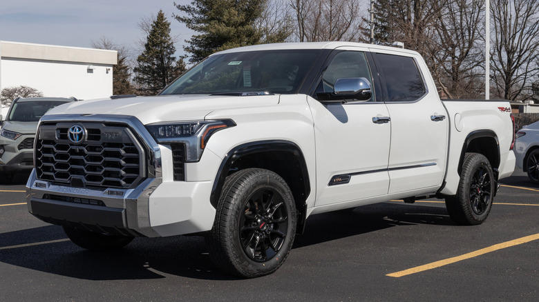 Ford F-150 (2015–2020), Chevrolet Silverado / GMC Sierra (2015–2019), RAM 2500/3500 HD (2019–2023), Toyota Tundra (2022–2024), Nissan Titan / Frontier (2020–2022), How we made the list