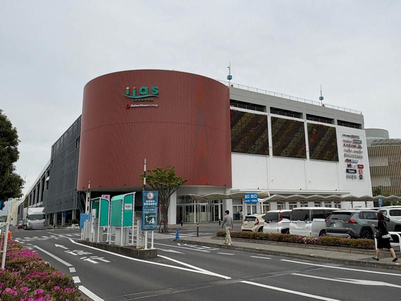 整然としているのに、人の姿が見えない街, にぎわいは駅前ではなく郊外にあった, 土浦駅前は「観光」と「日常」が混ざる場所だった, つくばにとって、土浦は「数ある近隣自治体の一つ」, 駅前商業の終わりは、土浦だけの問題ではなかった