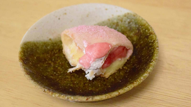 予約できない・店頭では大行列！話題のミスタードーナツ「もっちゅりん」, ミスタードーナツ「もっちゅりん いちご」凍らせてみた, ミスタードーナツ「もっちゅりん きなこ」温めてみた, もっちゅりんアレンジするならば「温め」がおすすめ
