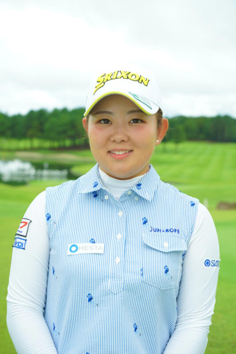 淺井咲希プロのプロフィール パッティングのコツを女子プロレッスン!, ヘッドを浮かせてヒットすると上下の打点のブレを抑えられる, ボール手前にティーを刺す, 淺井咲希プロのプロフィール