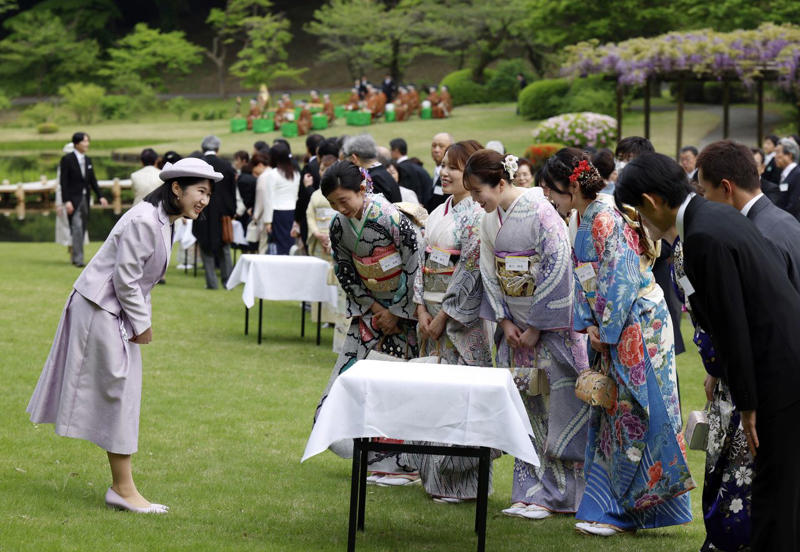 増える愛子さまファンの女性たち, 天皇ご一家の絶妙な連携プレー, 紀子さまは美智子さまをお手本に, 幼少期から雅子さまを気遣う愛子さま, 愛子さまを守る雅子さまの覚悟, 愛子さまが悠仁さまを気遣う場面も