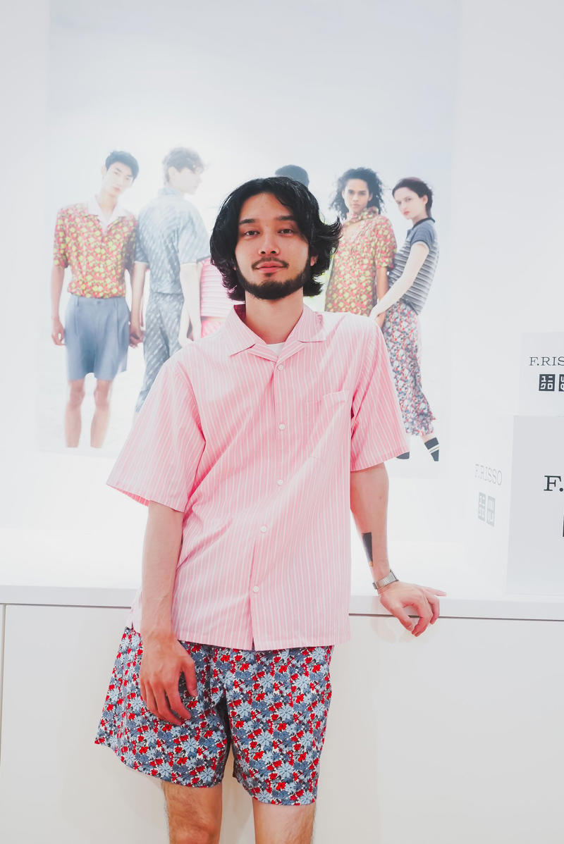      ②シルクプリントスカーフ　(各)2,990   ,      ③ブロードシャツ(￥3,990)・④タックショーツ(￥3,990)   ,      ⑤スーピマコットンオーバーサイズTシャツ(￥2,990)・⑥ワイドショーツ(￥3,990)   ,      ⑧ドライカノコスリムフィットボーダーポロシャツ　￥2,990   ,      [WOMEN'S]ストライプミニポロシャツ　￥2,990   