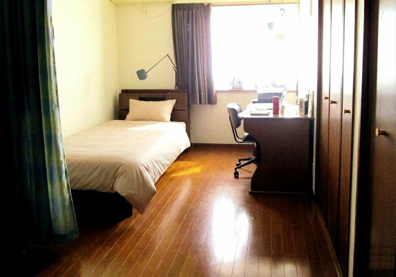 1:メンテナンスの動線を見直し, 2:軽さ・扱いやすさを基準にした寝具選び, 3:寝具の予備は最小限に, 4:掃除のしやすさを考え、ベッドは脚つきに