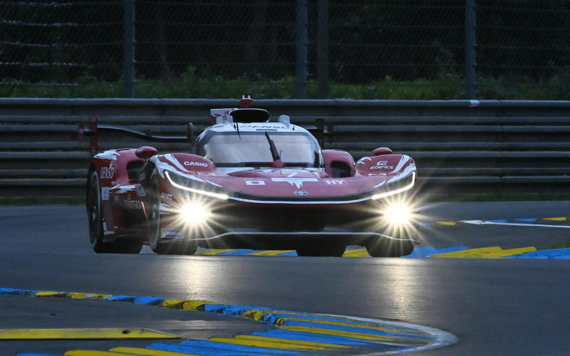 小林可夢偉選手（チーム代表兼ドライバー/7号車） , マイク・コンウェイ選手（7号車） , ニック・デ・フリース選手（7号車） , セバスチャン・ブエミ選手（8号車） , ブレンドン・ハートレー選手（8号車） , 平川亮選手（8号車） 
